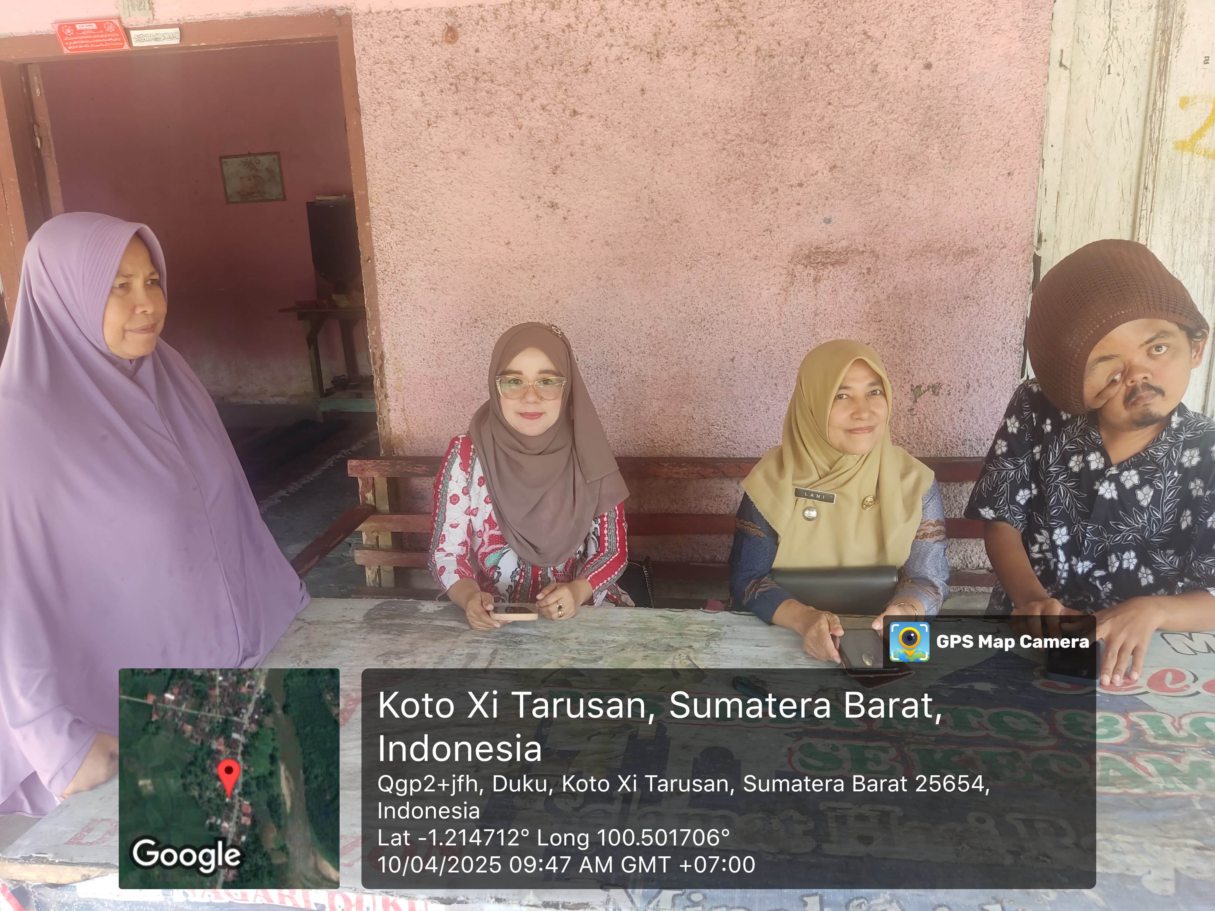 Camat Koto XI tarusan Meninjau Masyarakat yang terkena Penyakit Pembengkakan di Kepala