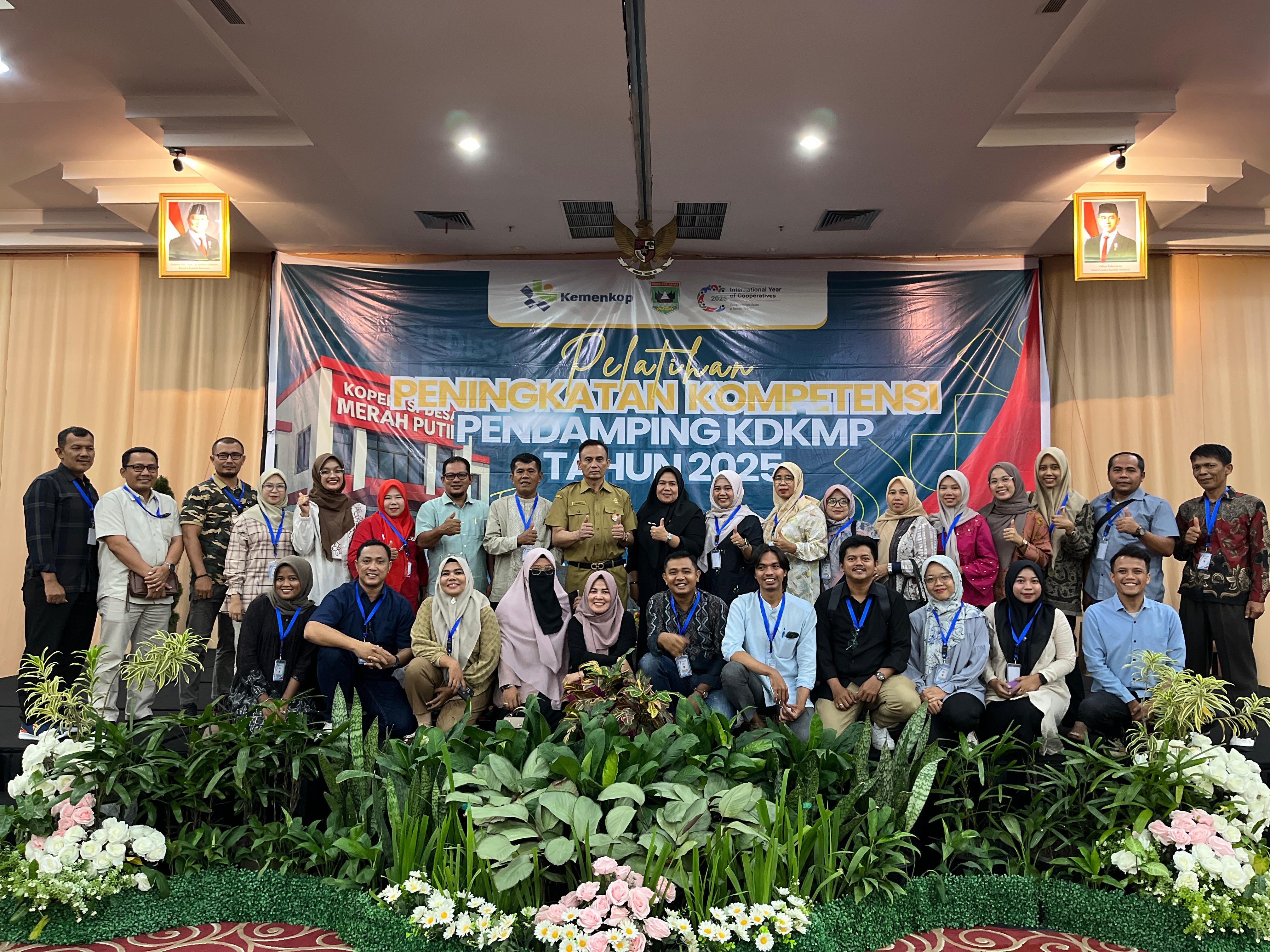 Mengikuti Pelatihan Peningkatan Kompetensi Pendamping KDKMP Tahun 2025