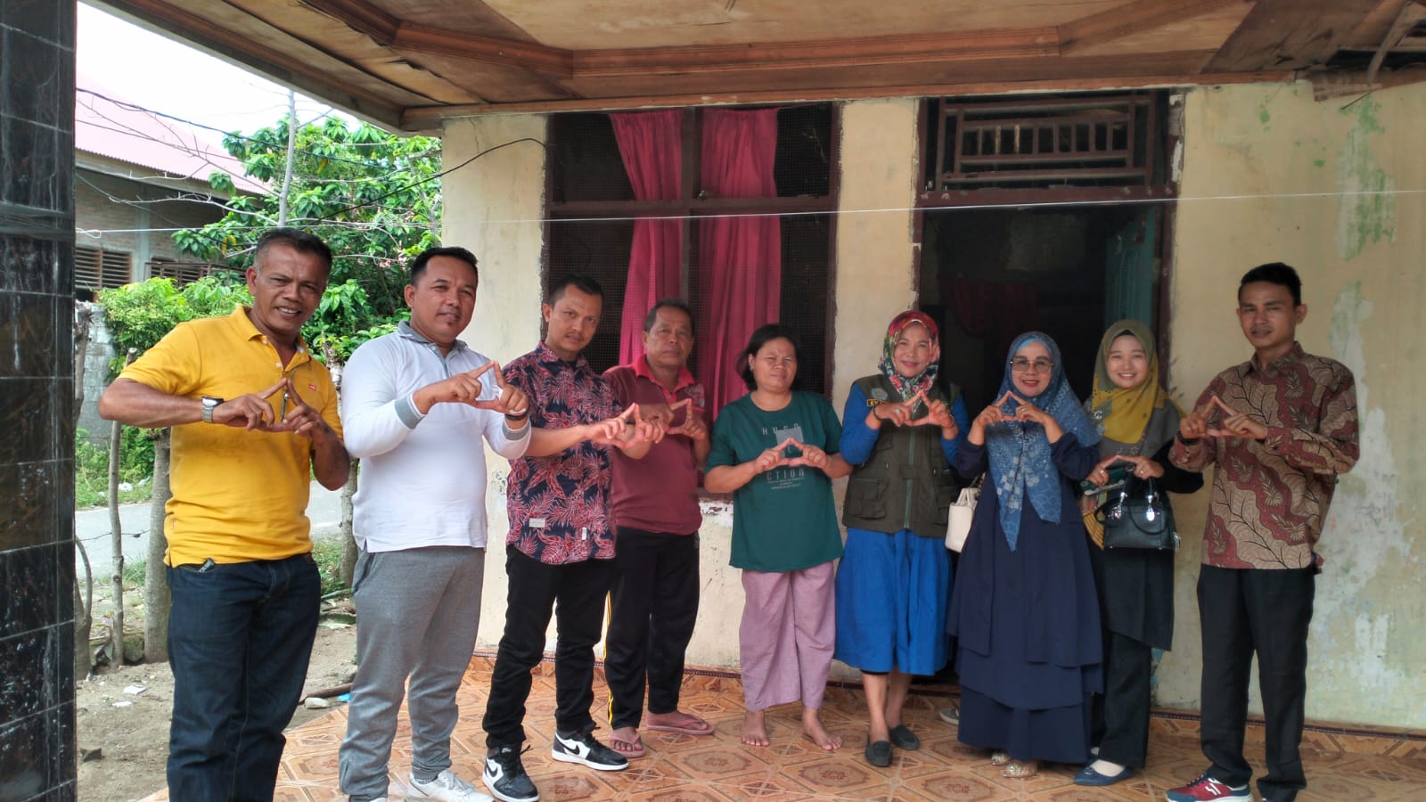 Kedatangan Kementrian Sosial ke Rumah Warga Kapuh 