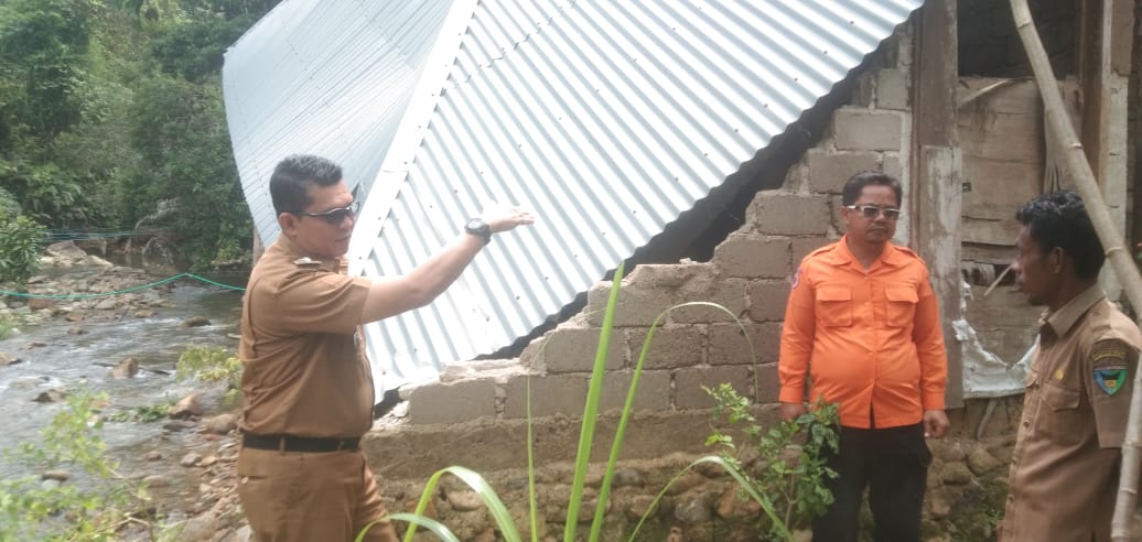 Kegiatan Kunjungan Ke Nagari Mandeh Terkait dengan Kondisi rumah yang di timpa bencana