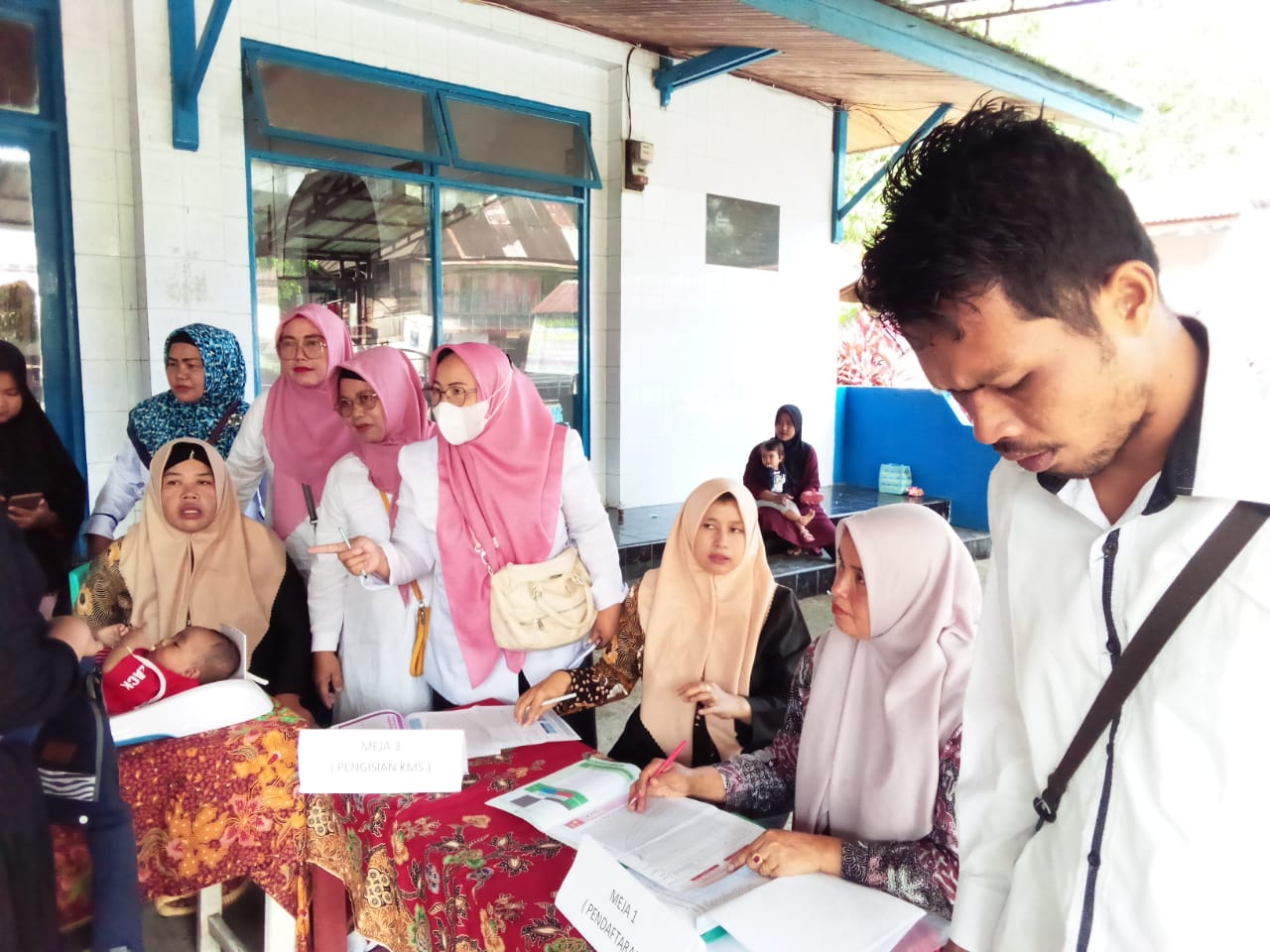 Monitoring Penimbangan balita di Lokasi Stanting  Pos Yandu Mawar Putih  Nagari Siguntur Tua 