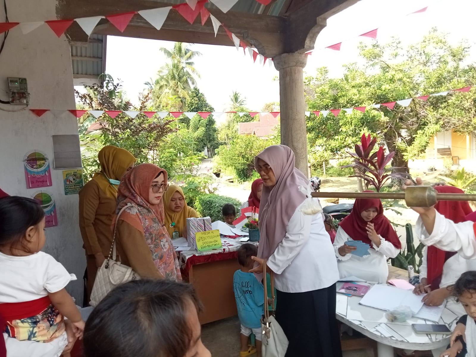 Monitoring Penimbangan balita di Lokasi Stanting  Pos Yandu Rambutan  Nagari Batu Hampar Selatan 