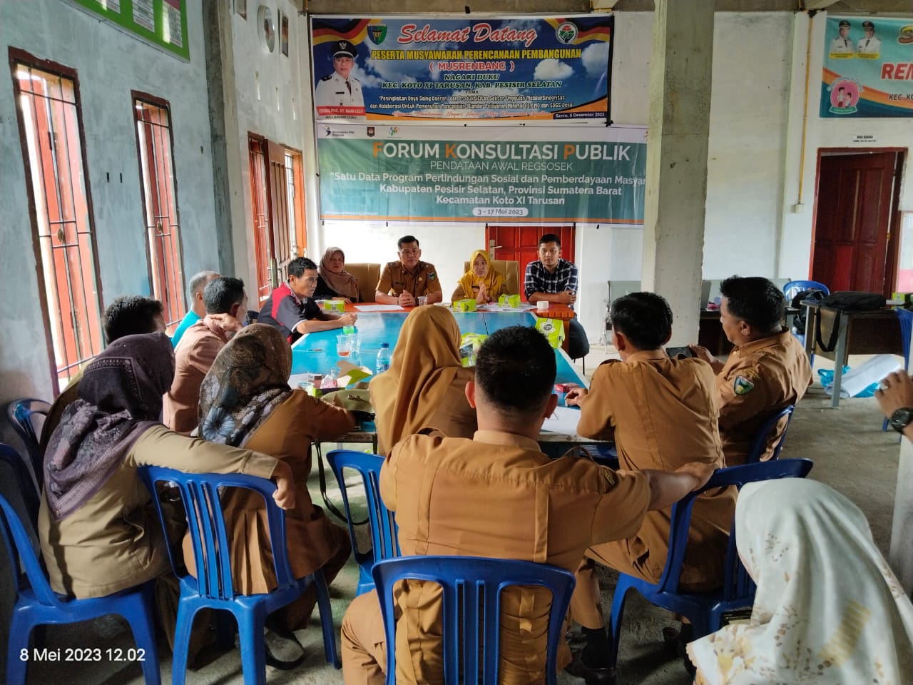 Forum Konsultasi Publik di Nagari  Duku  ( pendataan awal Resosek )