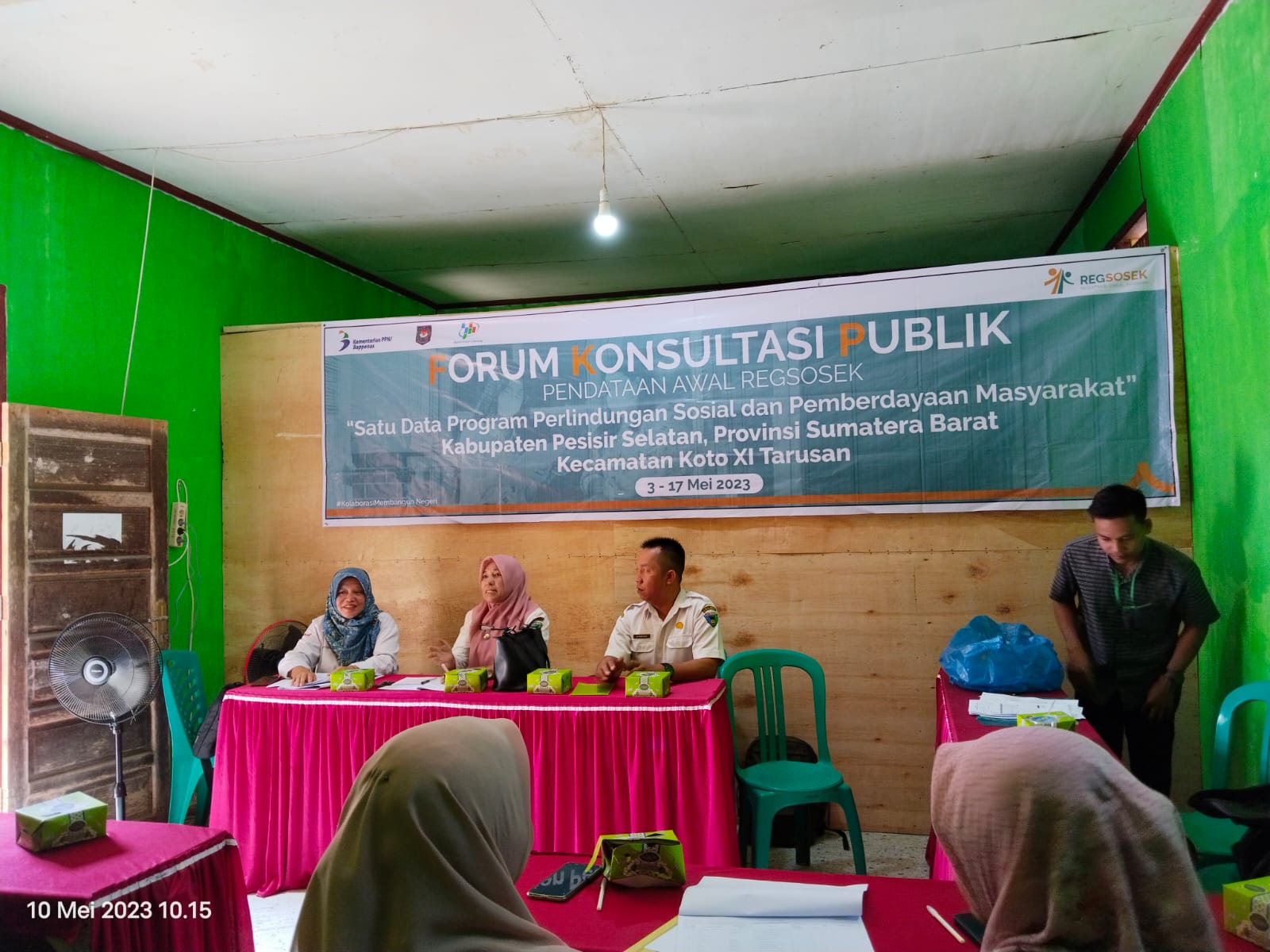 Forum Konsultasi Publik di Nagari  Nanggalo  ( pendataan awal Resosek )