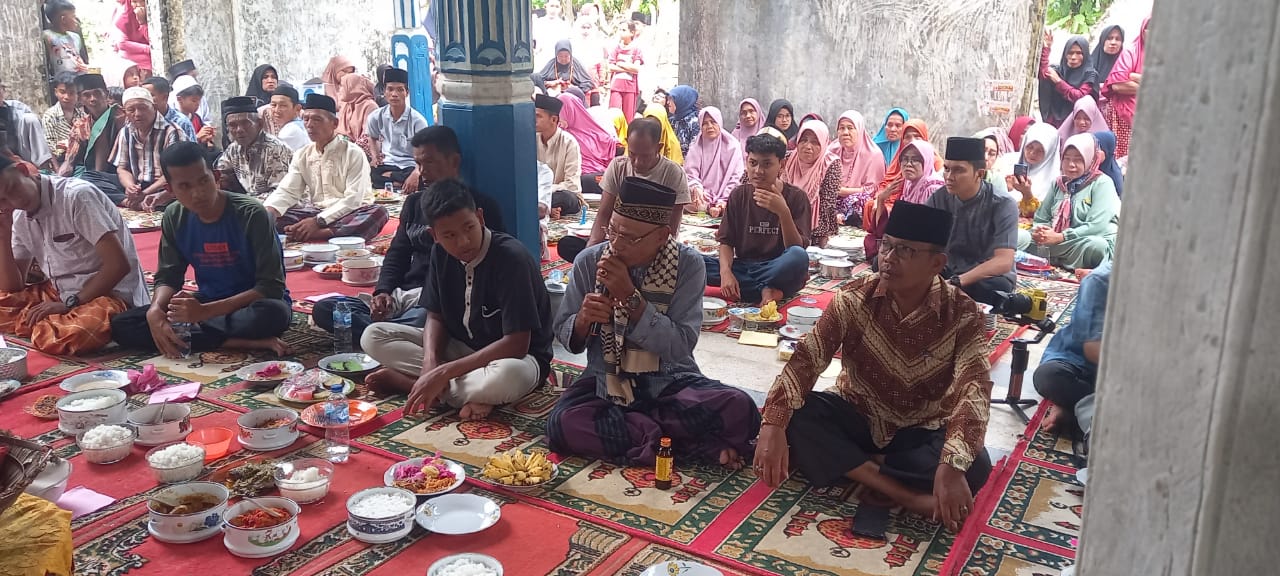 Menghadiri Acara Peletakan Batu Pertama Masjid Tertua di Teluk Raya