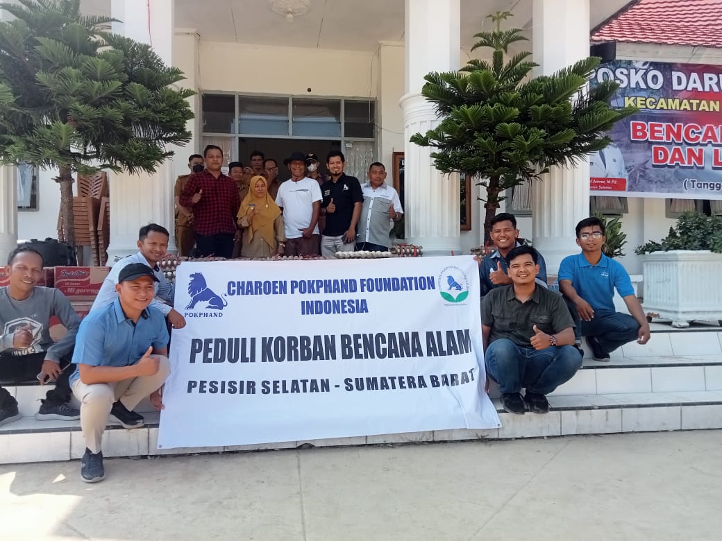 Serah Terima Bantuan Dari PT Charoen Pokphand Foundation Indonesi untuk Korban Banjir