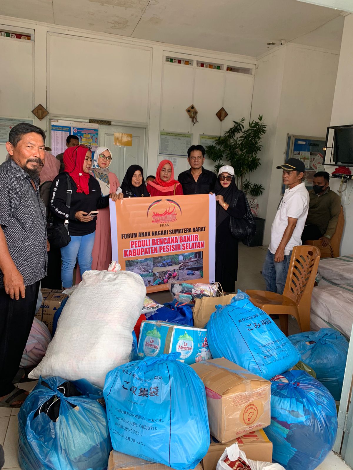 Serah Terima Bantuan Dari Forum Anak Nagari Sumatera Barat
