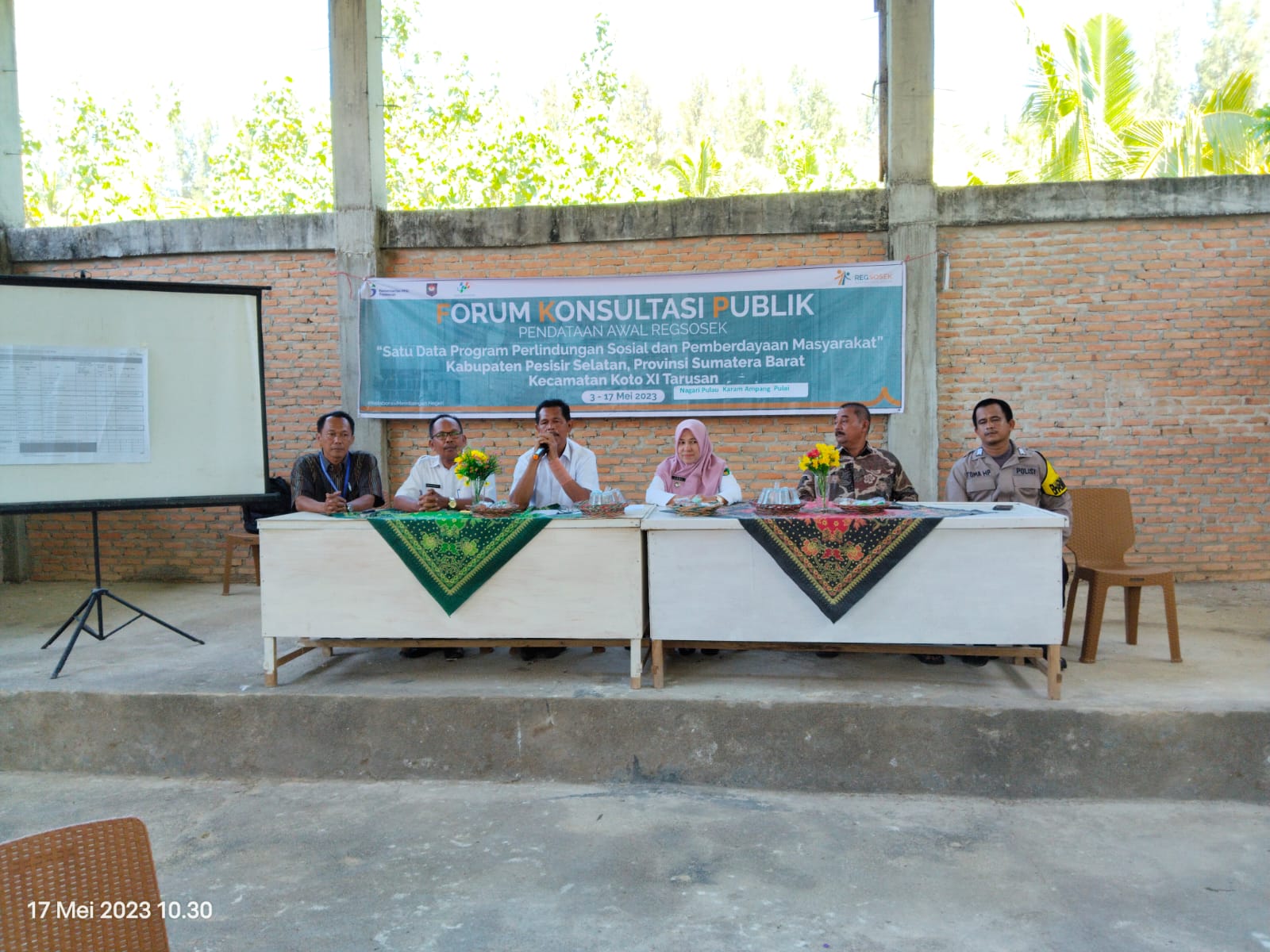 Forum Konsultasi Publik di Nagari  Pulau Karam  ( pendataan awal Resosek )