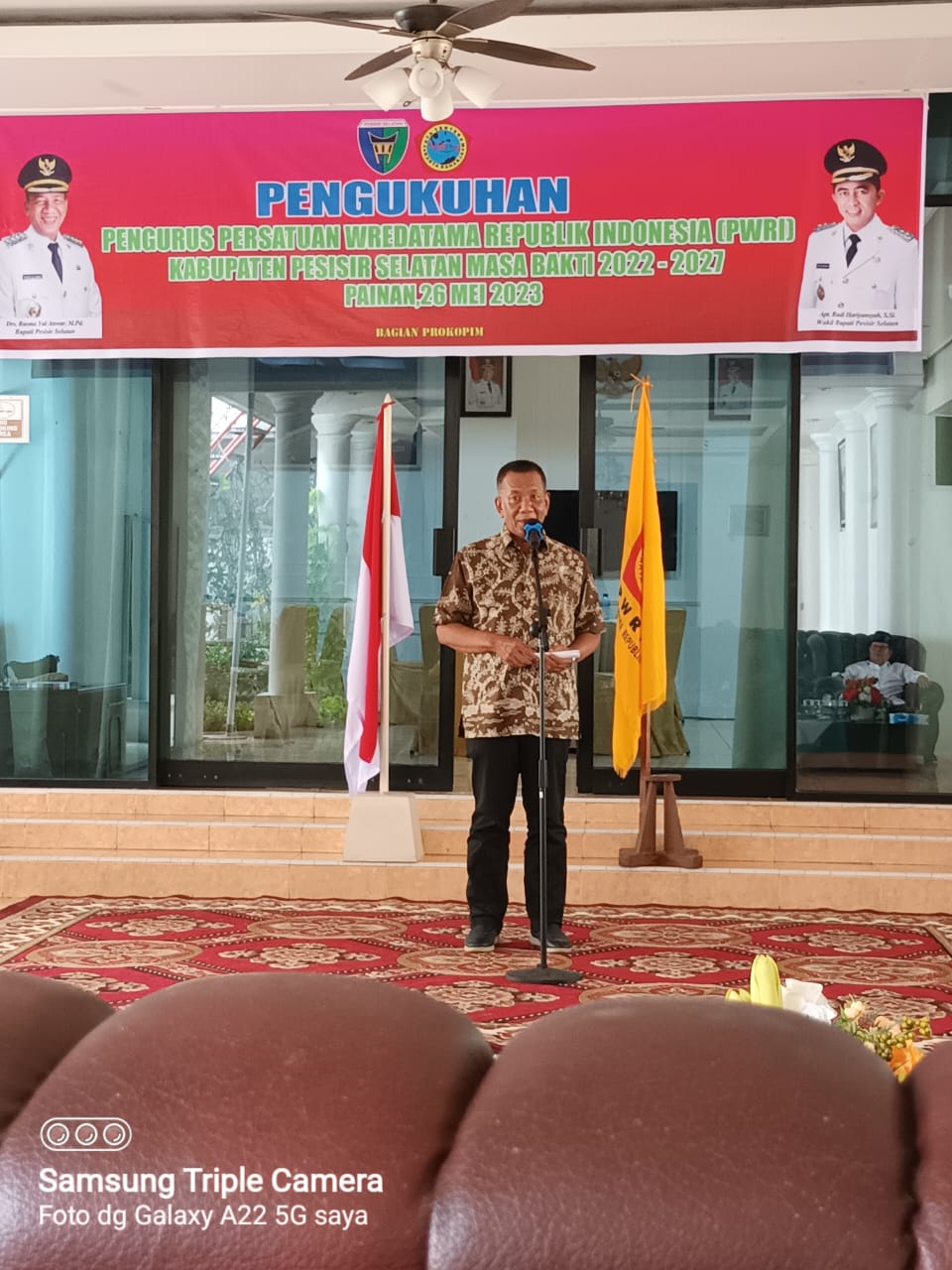 Menghadiri Pengukuhan  Pengurus Persatuan Wredatama Repoblik Indonesia ( PWRI ) 