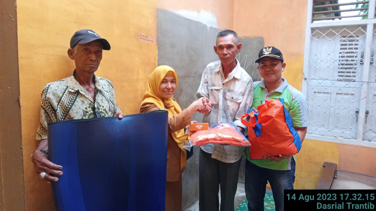 Penyaluran Bantuan ke Tiga Nagari yang terkena banjir Br.Br.Balantai Selatan , Duku Utara dan Batu H
