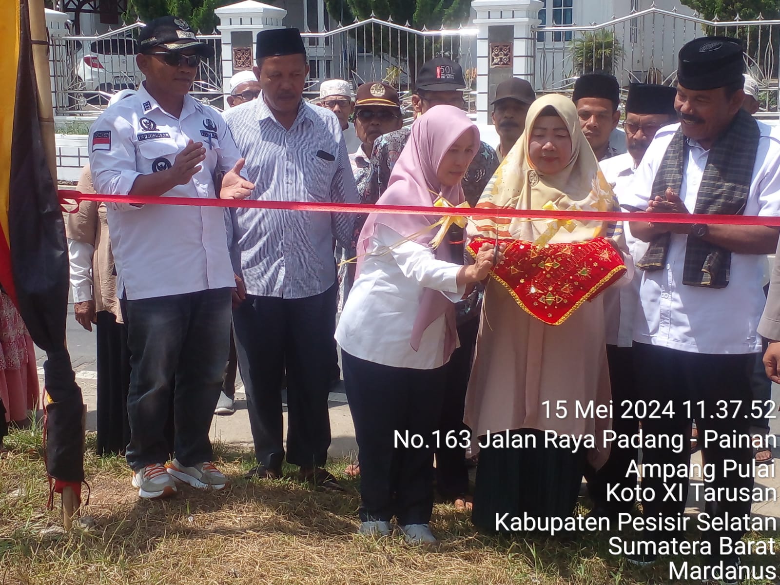 Menghadiri Acara Peresmian Pemakaian Jalan ke Pemakaman Empat Suku di Nagari JInang Kampung Pansur