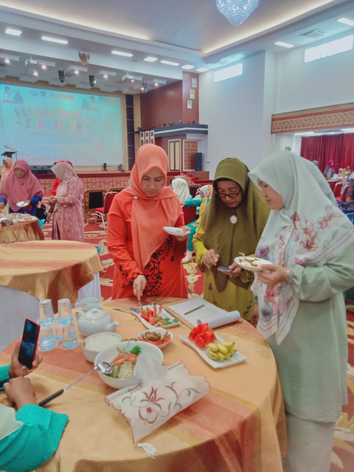 Lomba Memasak Serba ikan di Gedung PCC di Painan